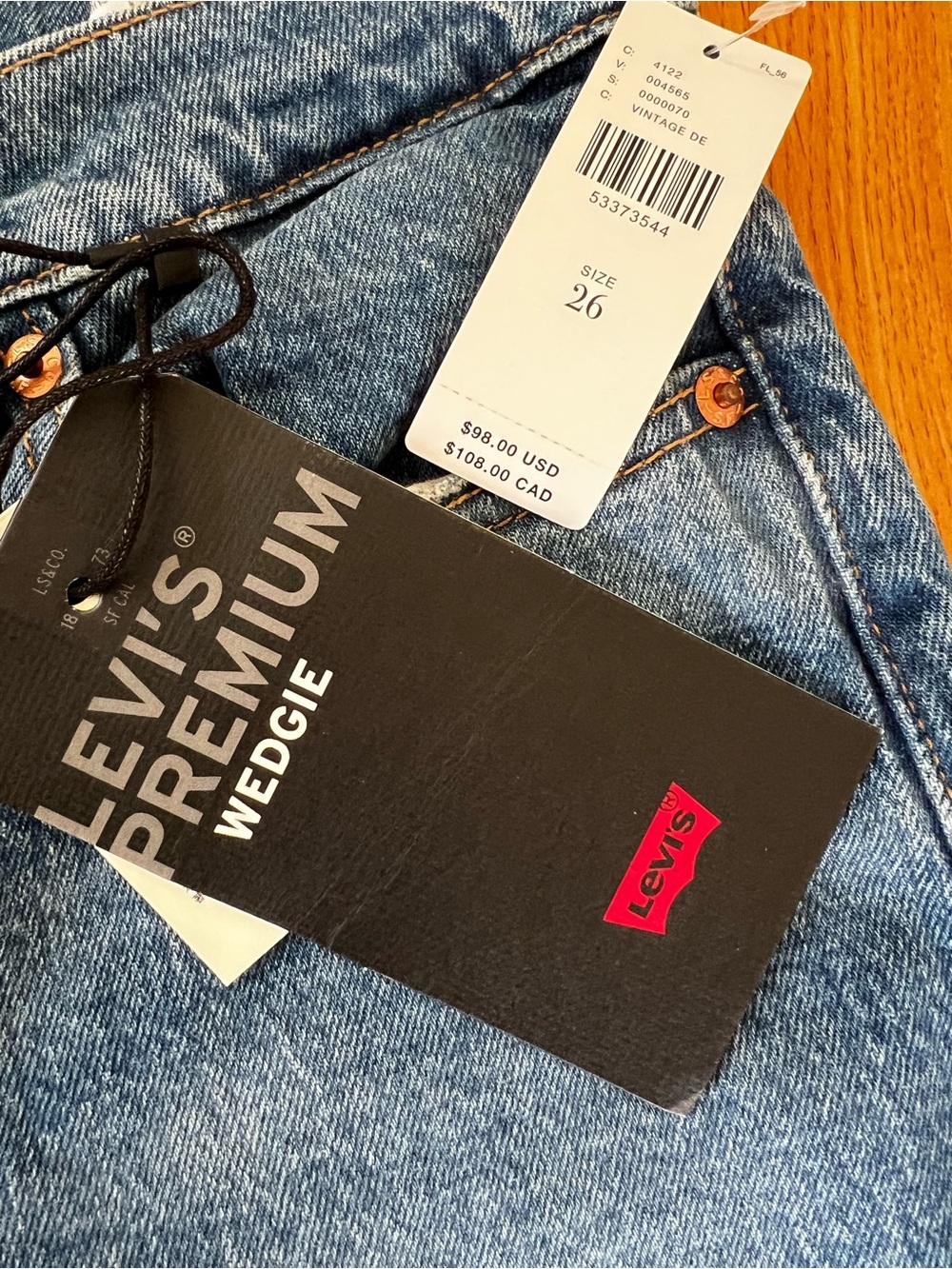 Levi's Premium High Rise Wedgie Jeans - Classic Straight Fit - Picture 6 of 6